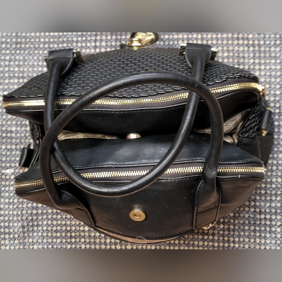 Just Fab purse. - Picture 3 of 15